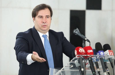 Rodrigo Maia rompe relações com o ministro da Economia, Paulo Guedes